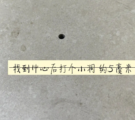 小金瓷砖空鼓维修公司专业解答在瓷砖铺贴过程中，如果砂料搅拌不均匀，将会带来以下问题